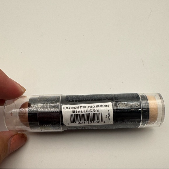 Revolution Ultra Strobe Stick in Peach Lightening - Picture 4 of 4